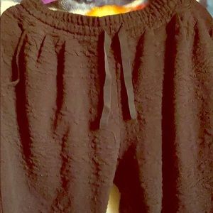 Black stretchy pants with pockets